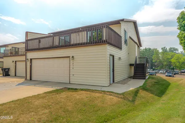 1076 Westwood Street, Bismarck, ND 58504