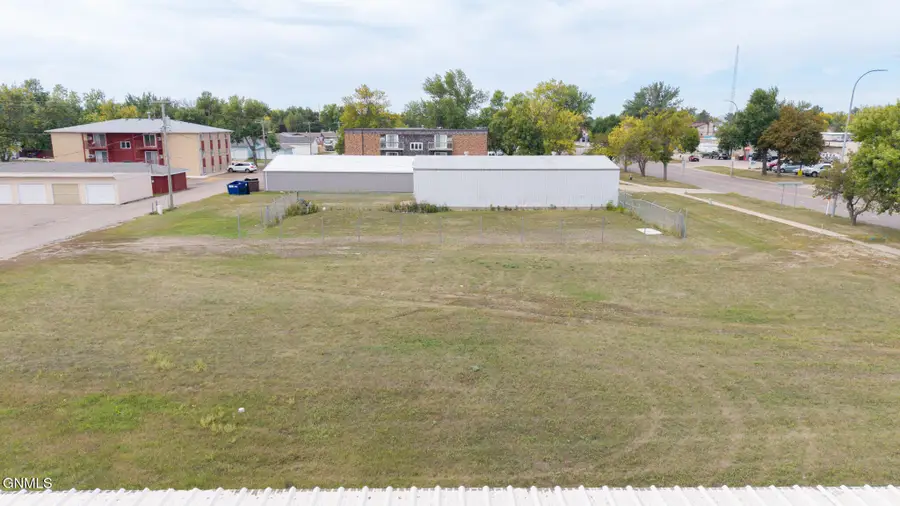 1012 13th Street Ne, Jamestown, ND 58401 - #3