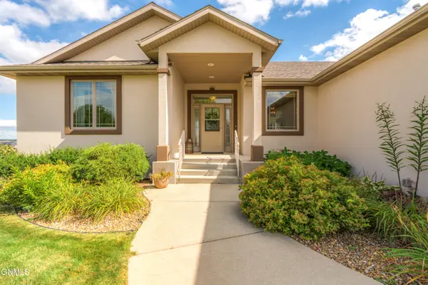 4701 Boulder Ridge Road, Bismarck, ND 58503