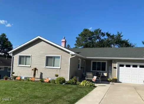 2116 Avenue E, Bismarck, ND 58501