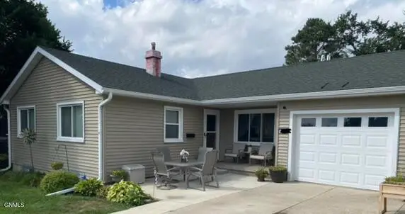 2116 Avenue E, Bismarck, ND 58501 - #2