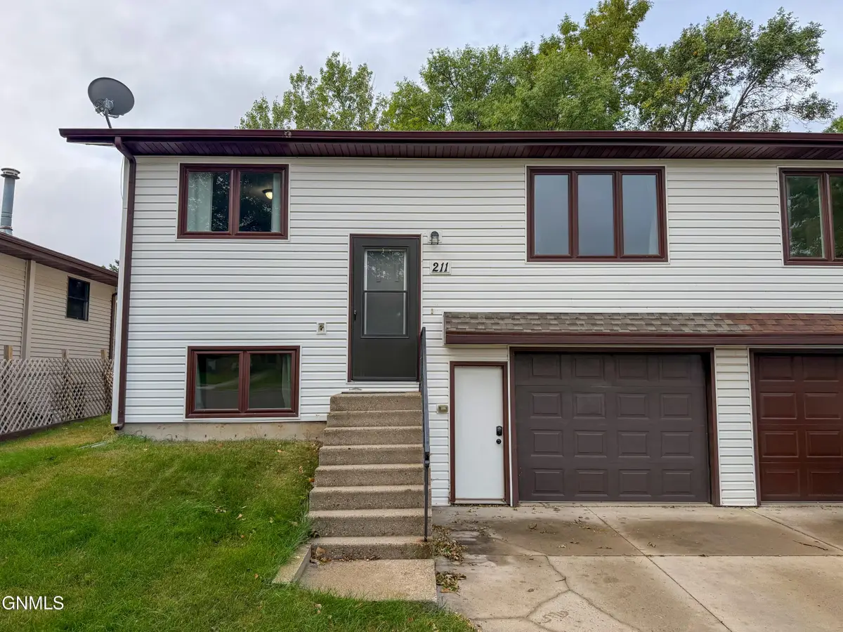 211 14th Street Ne, Mandan, ND 58554 - #1