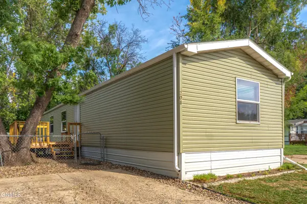 208 E Coyote Street, Mandan, ND 58554