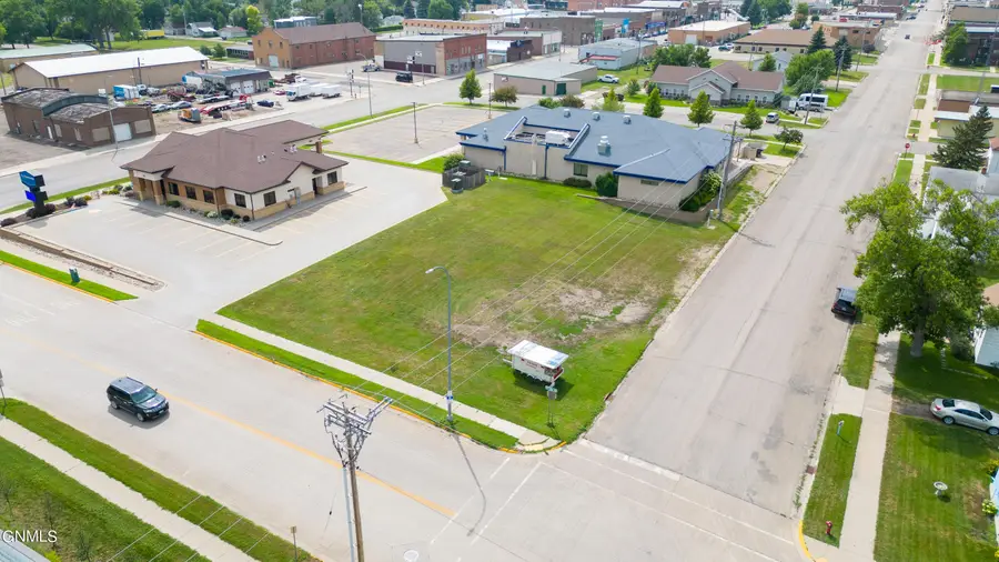 145 5th Avenue Ne, Valley City, ND 58072 - #2