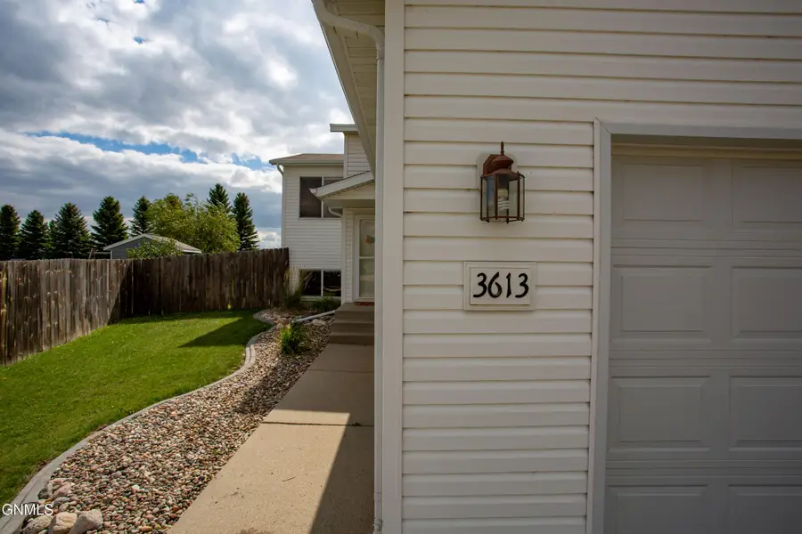 3613 Lewis Road Nw, Mandan, ND 58554 - #3