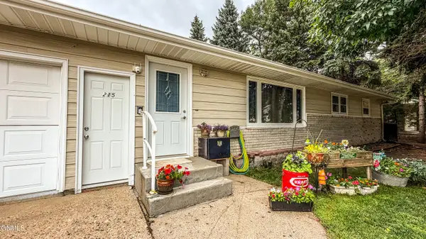 215 8th Street N, New Salem, ND 58563