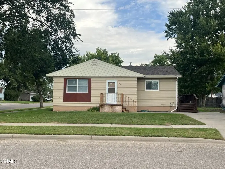 918 8th Street W, Mobridge, SD 57601 - #2