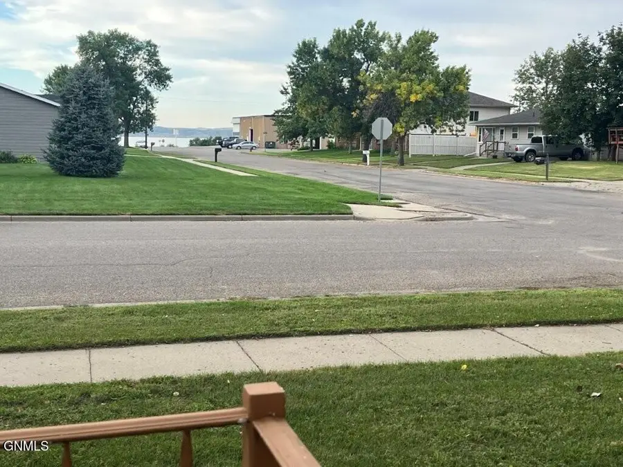 918 8th Street W, Mobridge, SD 57601 - #3