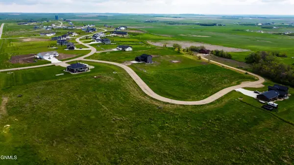6950 Rockridge Drive, Bismarck, ND 58503