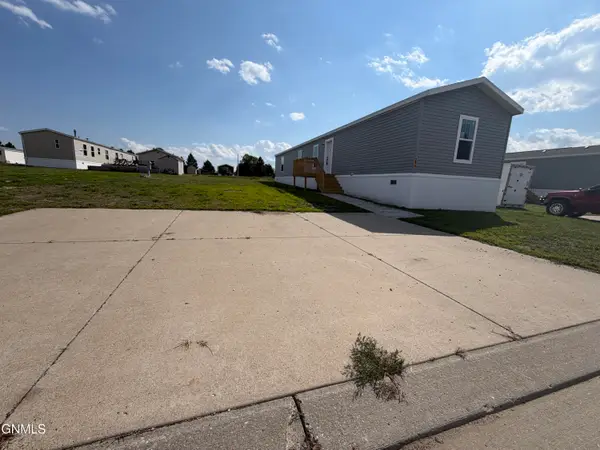 284 Partridge Lane, Lincoln, ND 58504