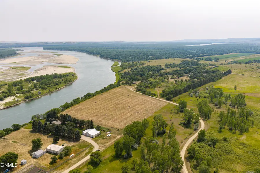 4670 Tomahawk Trail S, Mandan, ND 58554 - #3