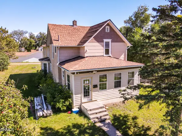 444 7th Avenue Nw, Valley City, ND 58072