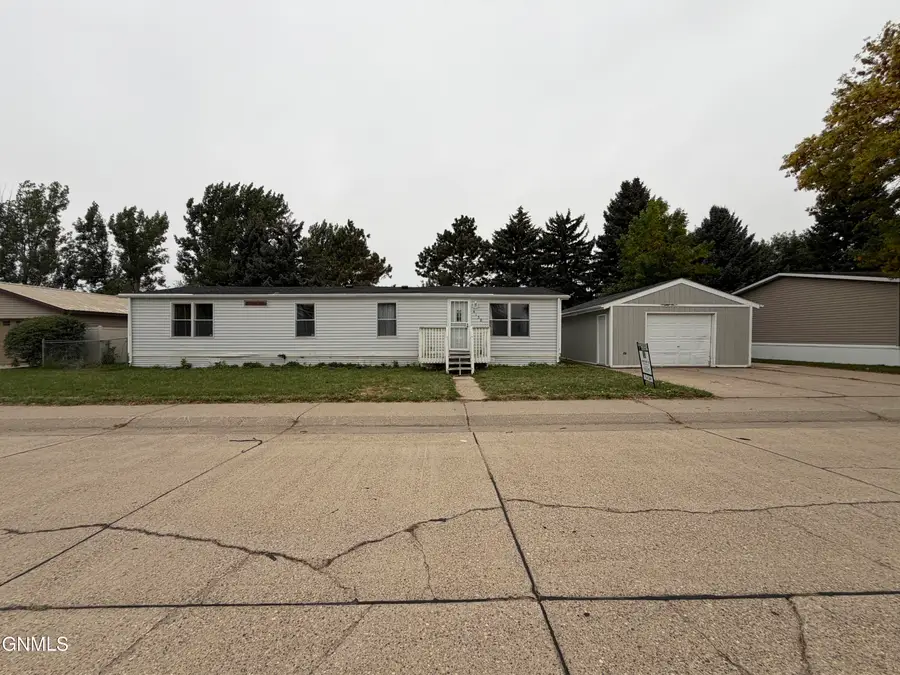 4138 Arlington Drive, Bismarck, ND 58503 - #3