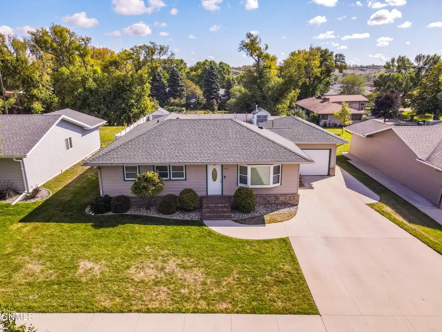 1230 Central Avenue N, Valley City, ND 58072 - #3