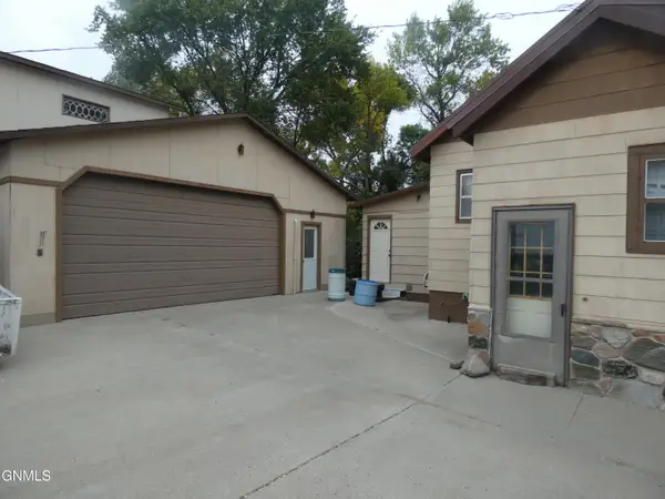 207 F Avenue N, Strasburg, ND 58573
