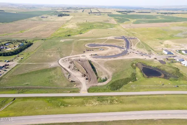 5033 Corvette Circle Nw, Mandan, ND 58554