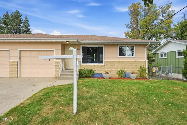 208 E Turnpike Avenue, Bismarck, ND 58501
