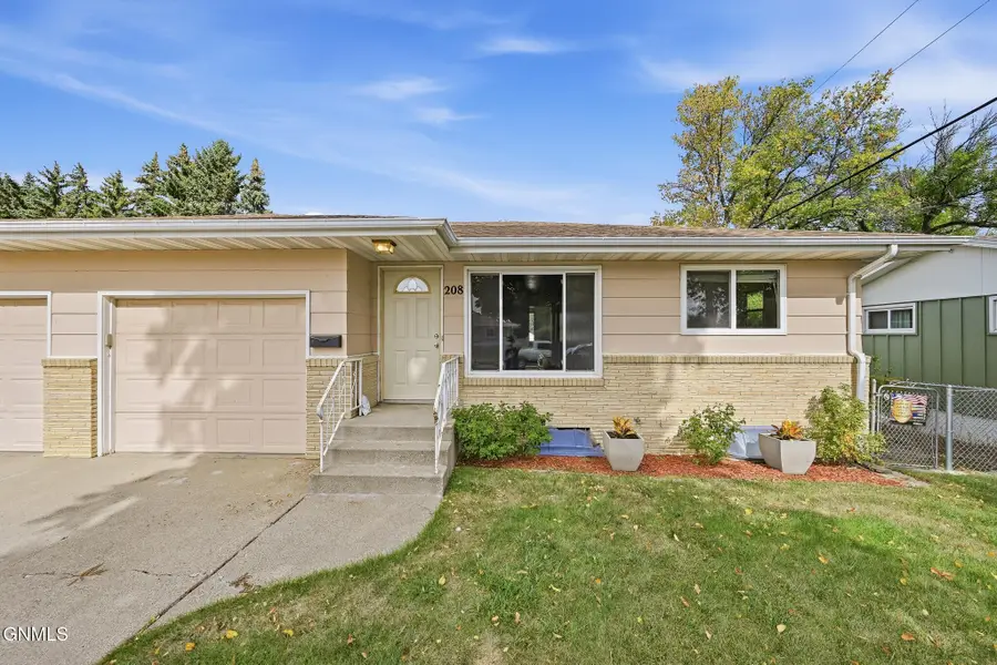 208 E Turnpike Avenue, Bismarck, ND 58501 - #3