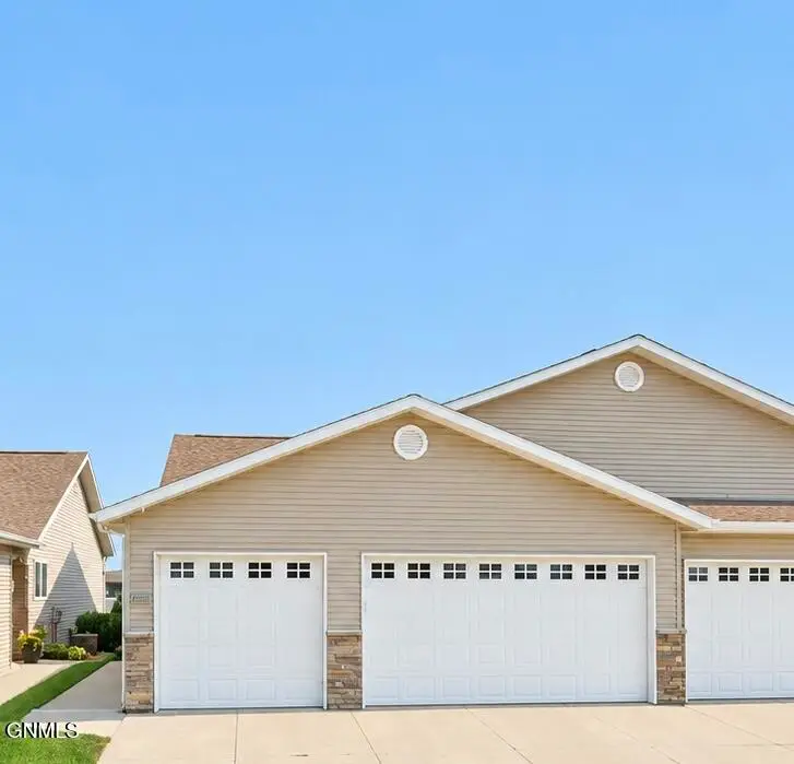 2300 Marina Road Se, Mandan, ND 58554 - #1