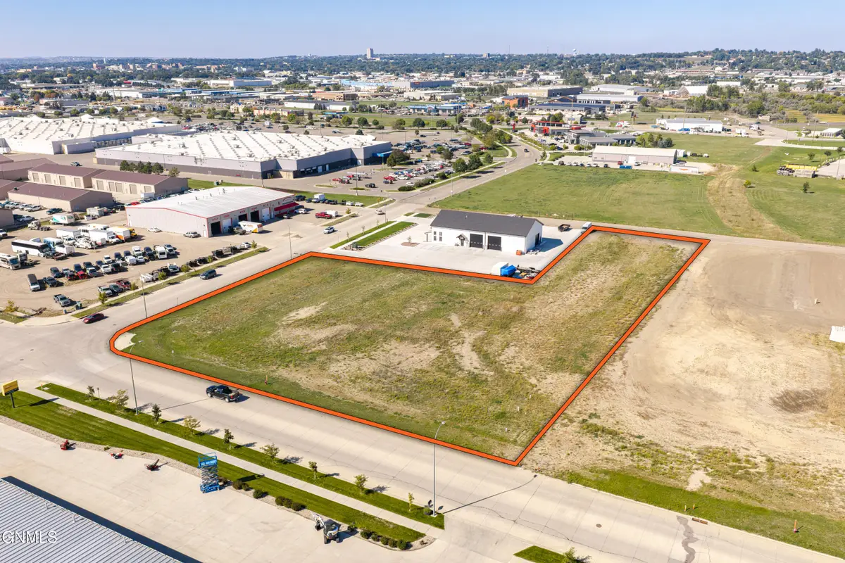 3102 Morrison Avenue, Bismarck, ND 58504 - #1