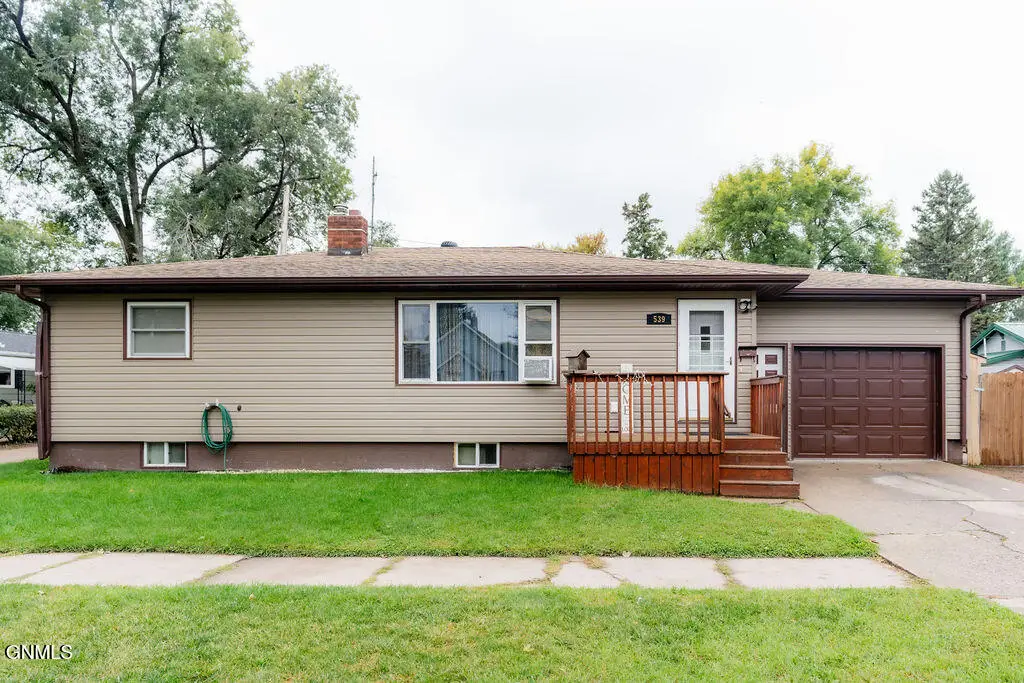 539 3rd Street Sw, Jamestown, ND 58401 - #1