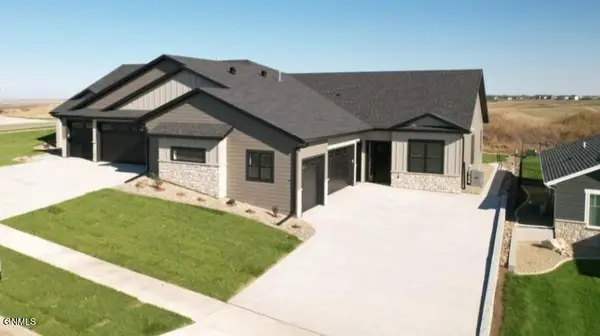 2108 Prairie Hawk Drive, Bismarck, ND 58503