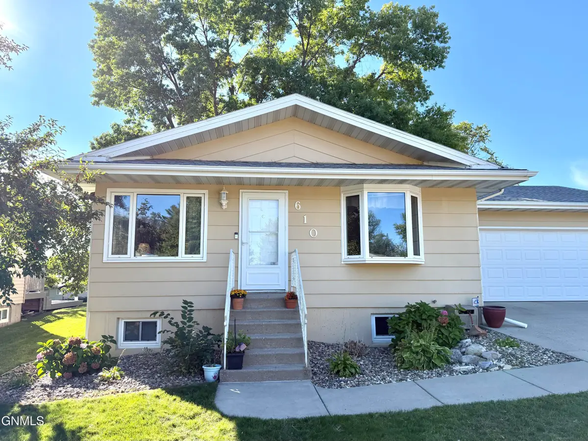 610 N 25th Street, Bismarck, ND 58501 - #1