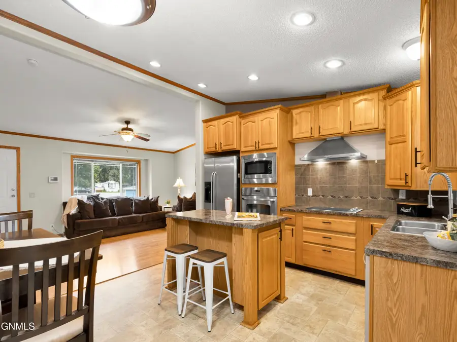 426 Dover Drive, Bismarck, ND 58504 - #2
