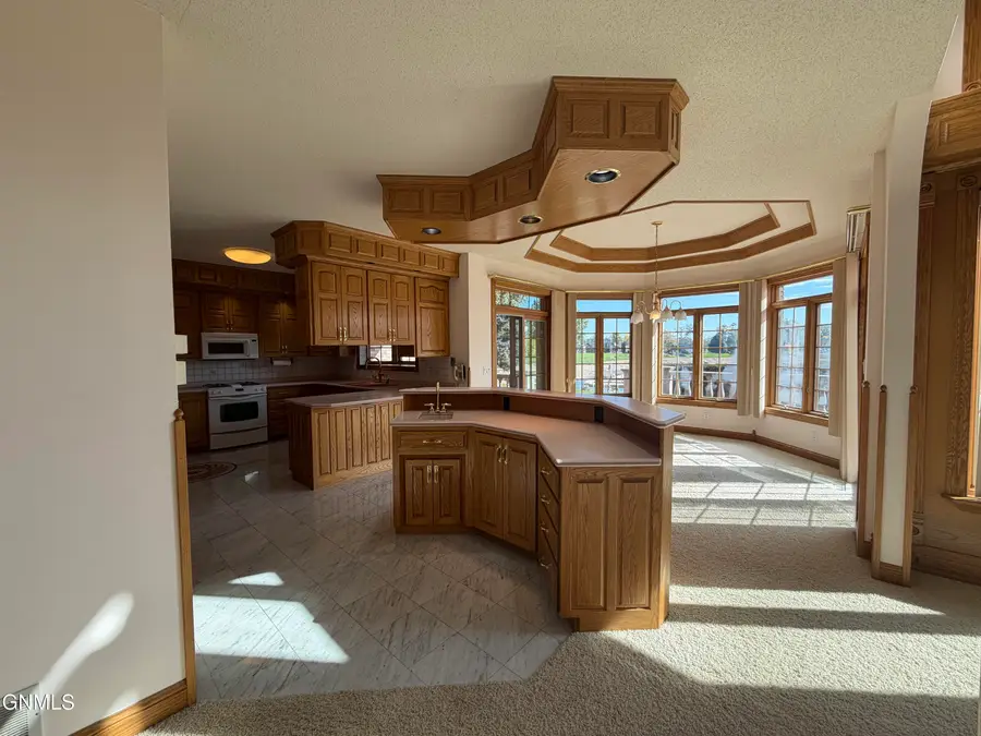 3104 46th Avenue Se, Mandan, ND 58554 - #3