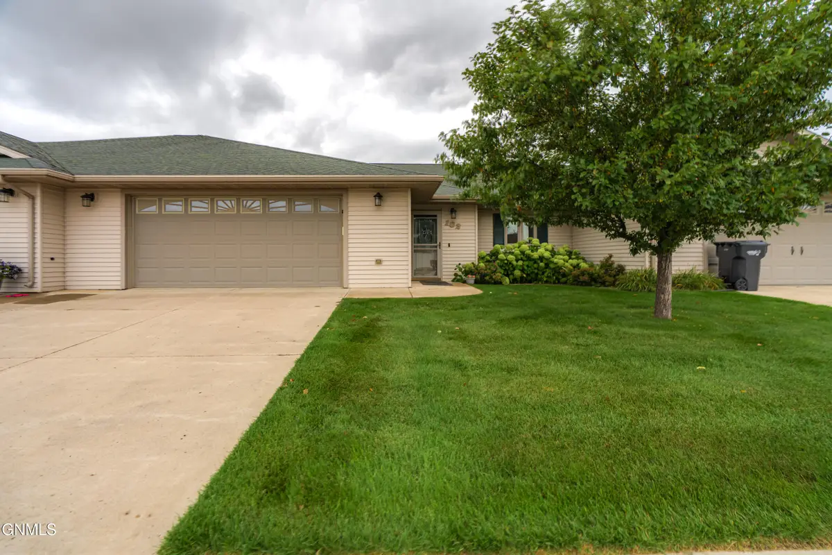 2821 40th Avenue Se #102, Mandan, ND 58554 - #1