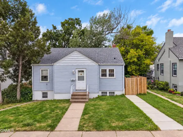 310 15th Street N, Bismarck, ND 58501