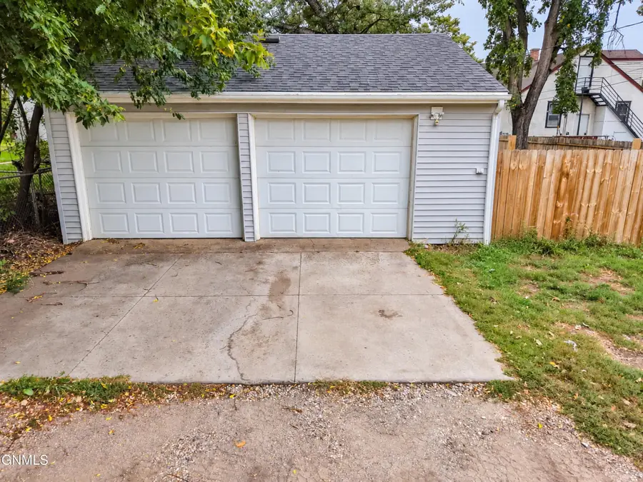 310 15th Street N, Bismarck, ND 58501 - #2
