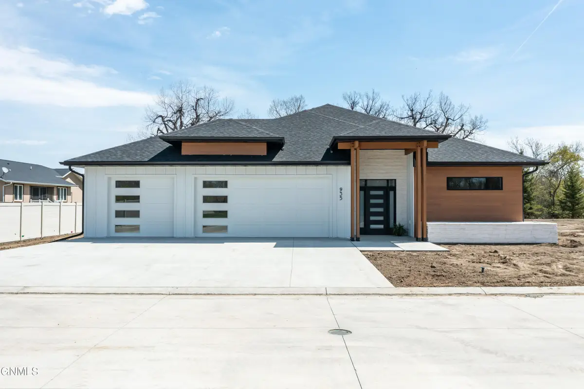 935 Nimitz Court, Bismarck, ND 58504 - #1