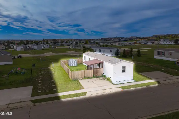 2207 38th Street W, Williston, ND 58801