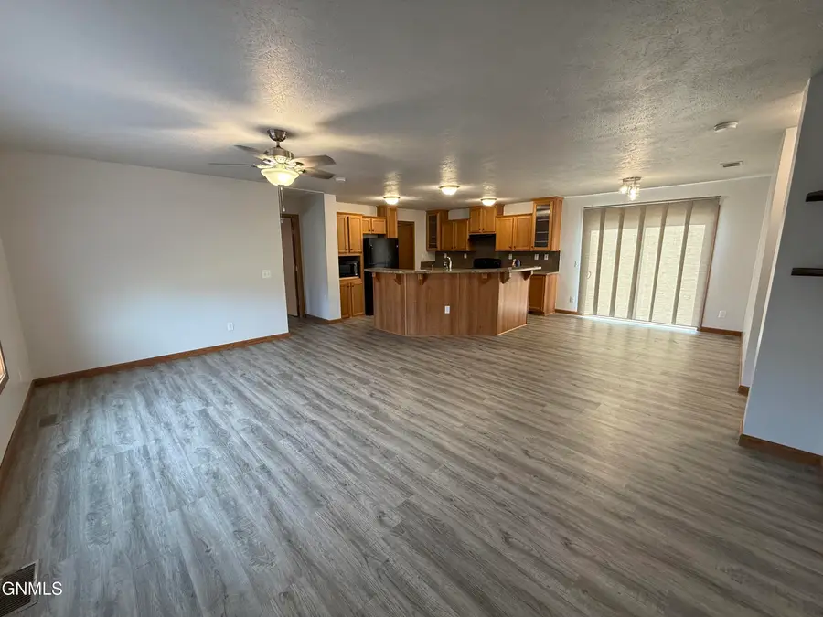 12238 Buffalo Hills Drive, Watford City, ND 58854 - #2