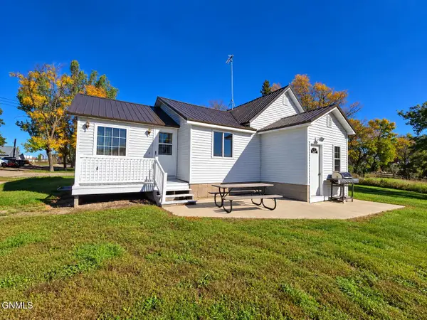 206 3rd Street, Zeeland, ND 58581