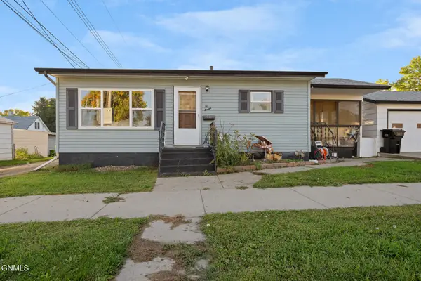311 9th Avenue W, Williston, ND 58801