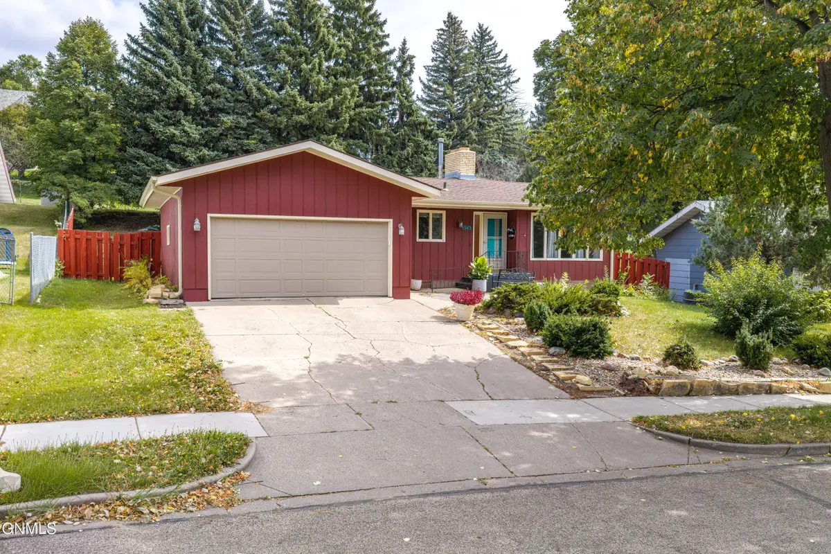1343 23rd Street N, Bismarck, ND 58501 - #1