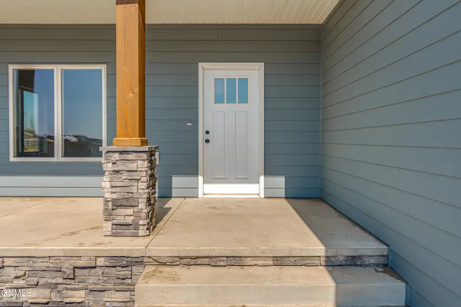 328 Kamrose Drive, Bismarck, ND 58504 - #2