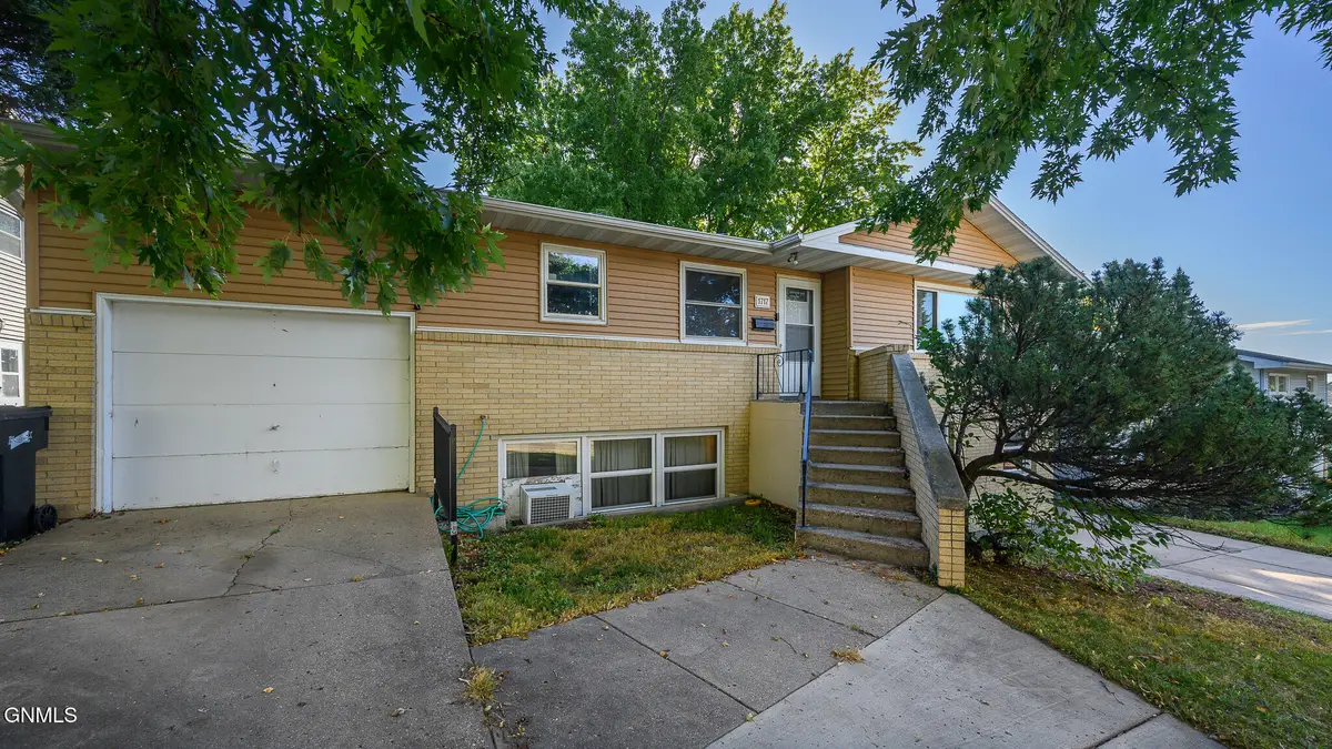 1717 15th Street, Bismarck, ND 58501 - #1