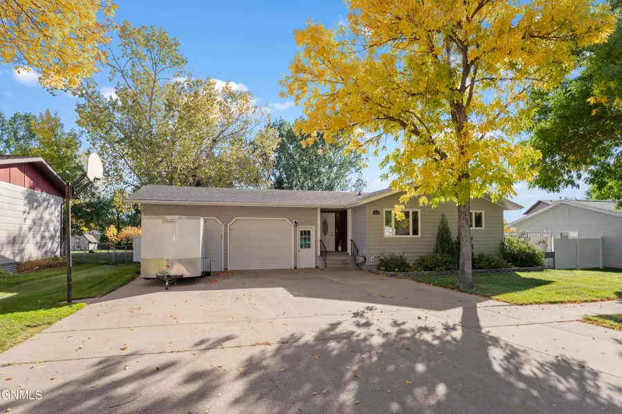 1014 Beaumont Drive, Hazen, ND 58545 - #2