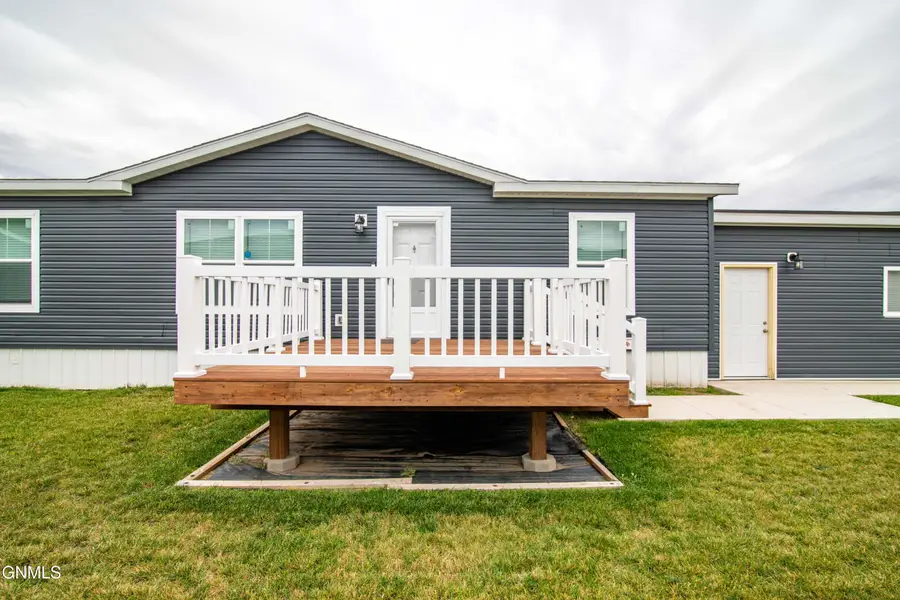 1421 Fox Drive Se, Mandan, ND 58554 - #2