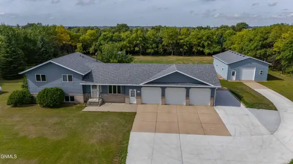 7114 Hightop Lane, Bismarck, ND 58503