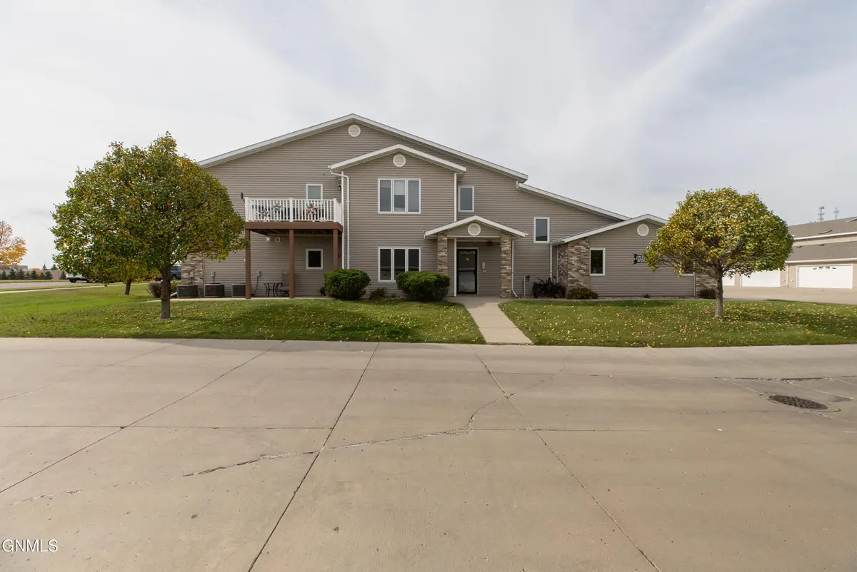 1790 Calgary Avenue #6, Bismarck, ND 58503 - #1
