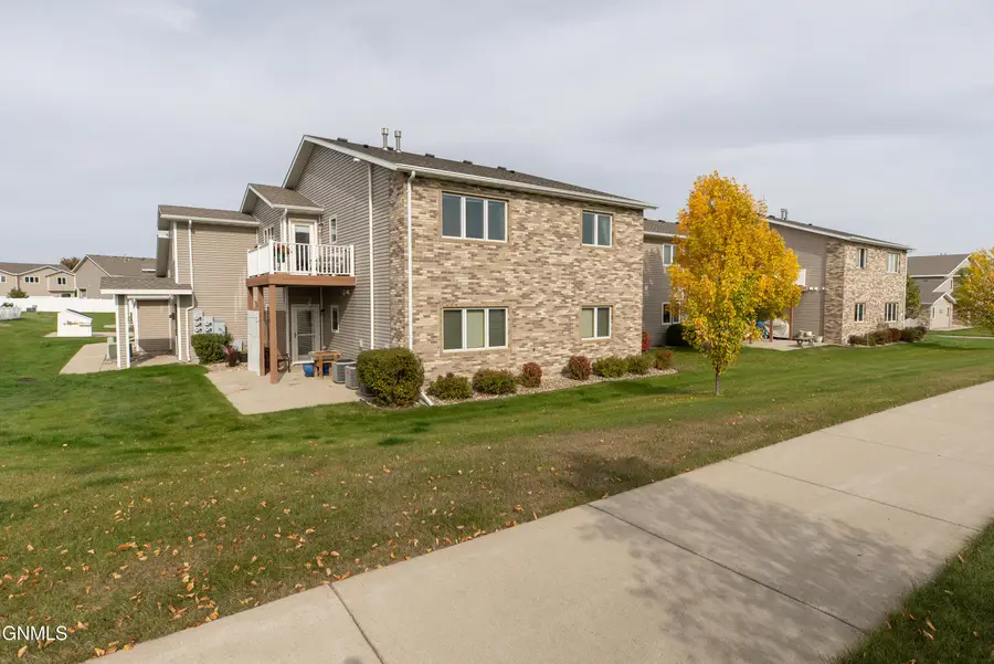 1790 Calgary Avenue #6, Bismarck, ND 58503 - #2