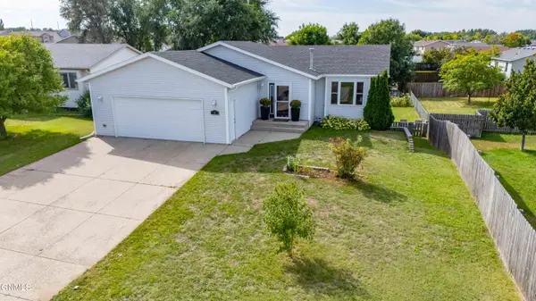 5 Humbert Drive, Lincoln, ND 58504