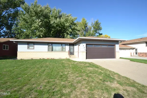 1600 N 20th Street, Bismarck, ND 58501