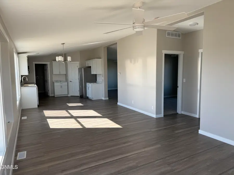 5615 Border Avenue, Williston, ND 58801 - #2