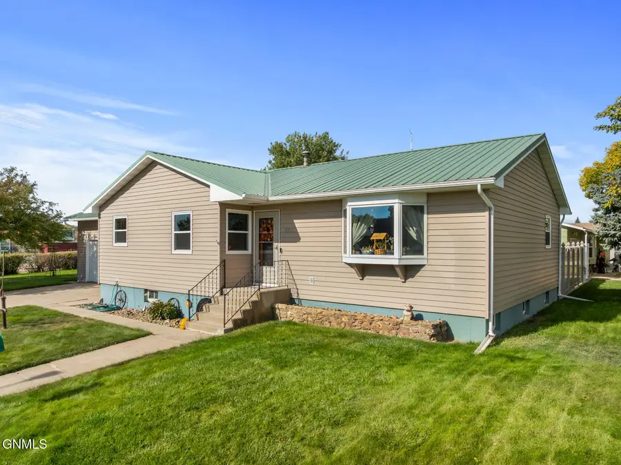 220 10th Street Se, Sidney, MT 59270 - #2