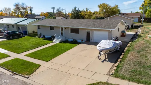 413 3rd Avenue Nw, Beulah, ND 58523
